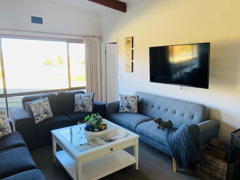 ELM Accommodation - Merrijig - Tourism Noosa 4