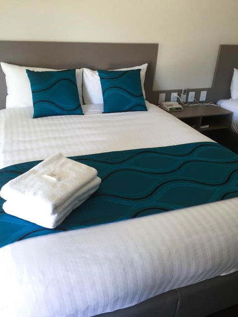 Exies Bagtown - Tourism Noosa 4