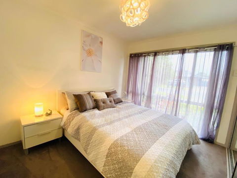 ENTIRE HOME IN WERRIBEE,BEST POSSIBLE LOCATION YOU CAN FIND - Tourism Noosa 3