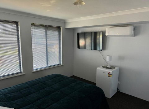 Executive Escape 4 Bedroom Home - Tourism Noosa 1