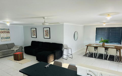Executive Escape 4 Bedroom Home - Tourism Noosa 3