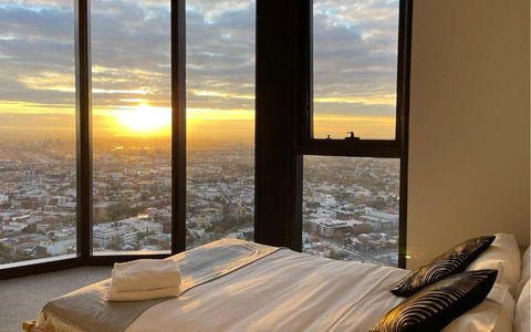 EQ Tower Modern Apartments Melbourne Central CBD - Tourism Noosa 4