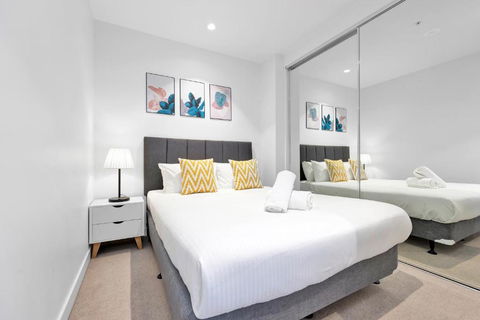 EPORO Tower Modern Apartments Melbourne Central CBD - Tourism Noosa 1