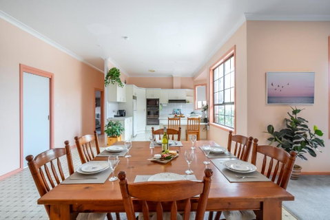 Family Beach House Near Barwon River & Beaches - Tourism Noosa 3