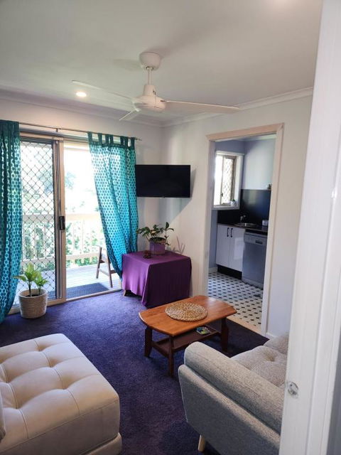 Family Poinciana Rooms - Tourism Noosa 0
