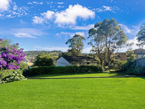 Fab 3-Bed Stay With Great Outdoors & Water Views - Tourism Noosa 0