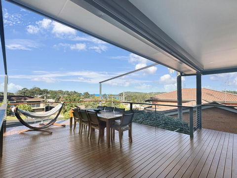 Fab 3-Bed Stay With Great Outdoors & Water Views - Tourism Noosa 1