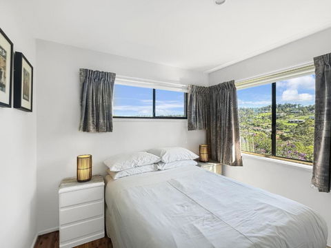 Fab 3-Bed Stay With Great Outdoors & Water Views - Tourism Noosa 3