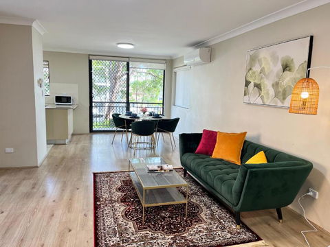 Fabulous 2 Bedroom Apartment, Secured Free Parking - Tourism Noosa 1