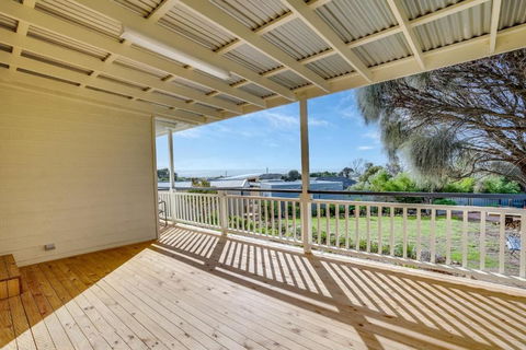 FairWinds - 22 Sunman St, Goolwa Beach - Tourism Noosa 1