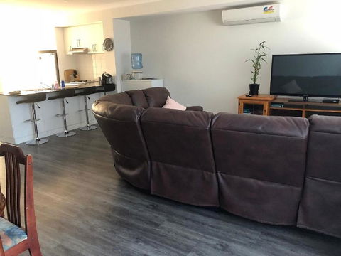 Falcon Bay 4x4 Townhouse - Tourism Noosa 2
