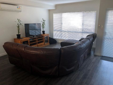 Falcon Bay 4x4 Townhouse - Tourism Noosa 1