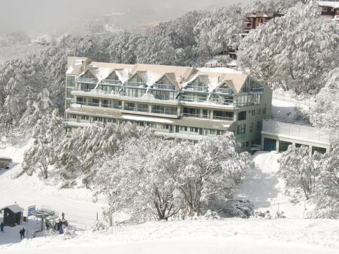 Falls Creek Country Club - Tourism Noosa 1