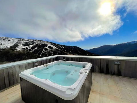 Falls Creek Spa Penthouse By Ready Set Stay - Tourism Noosa 0