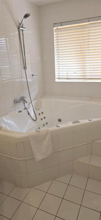 Falls Mountain Retreat Blue Mountains - Tourism Noosa 1