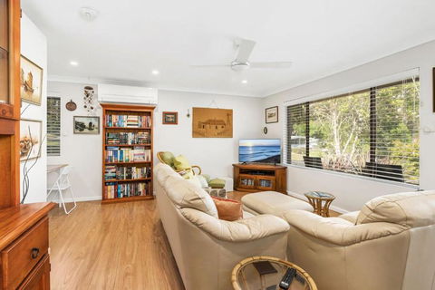 Family Coastal Escape Narrawallee NSW - Tourism Noosa 1