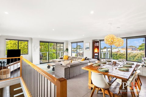 Family Entertainer Sleeps 10 - Tourism Noosa 0