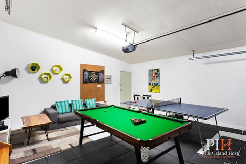Family Entertainer Sleeps 10 - Tourism Noosa 2