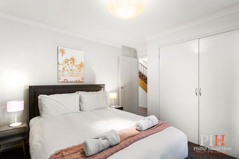 Family Entertainer Sleeps 10 - Tourism Noosa 4