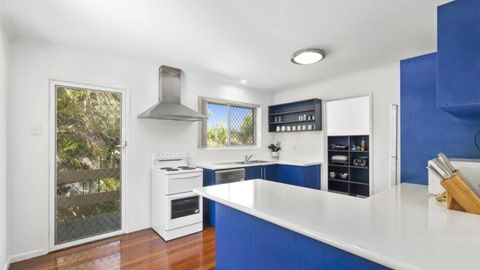 Family Friendly House With Pool & Aircon - Tourism Noosa 3