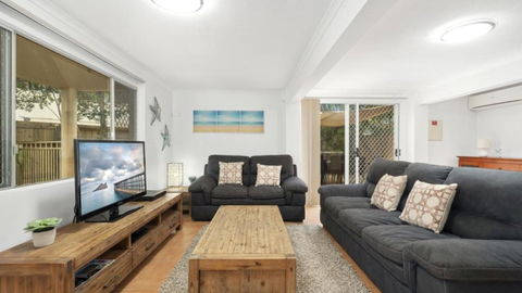 Family Friendly House With Pool & Aircon - Tourism Noosa 0