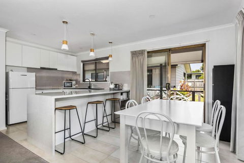 Family Fun By The Sea - Tourism Noosa 3