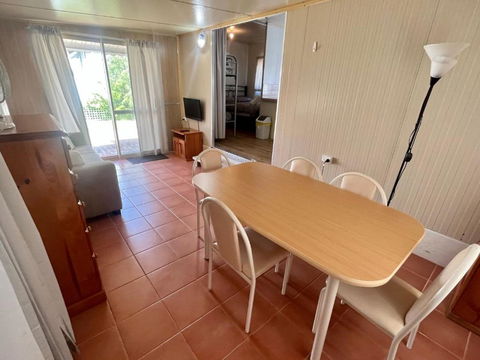 Family Getaway Cabin 50 - Tourism Noosa 3