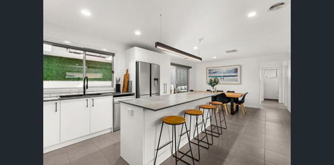 Family Getaway - City & Surf - Tourism Noosa 1