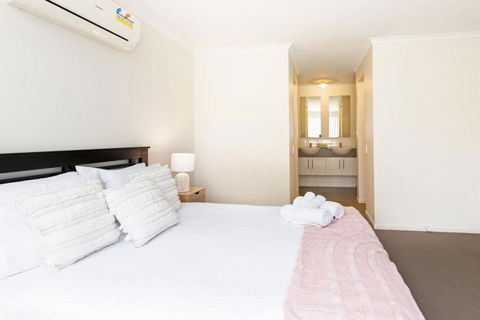 Family Home For A Fiesta - Tourism Noosa 1
