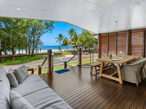 Family Shores - Beachfront Bliss - Tourism Noosa 0