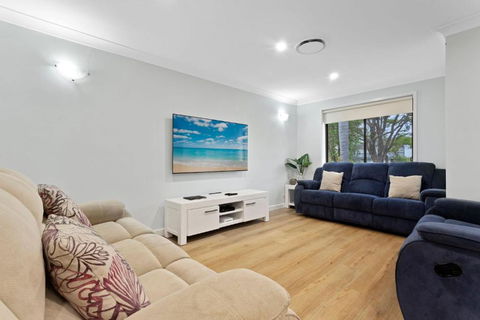 Family Tides Beach Escape - Tourism Noosa 1