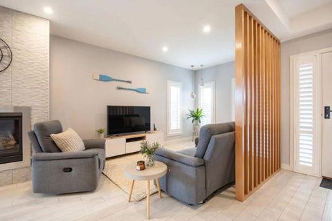 Family Tides Beach House - Tourism Noosa 1