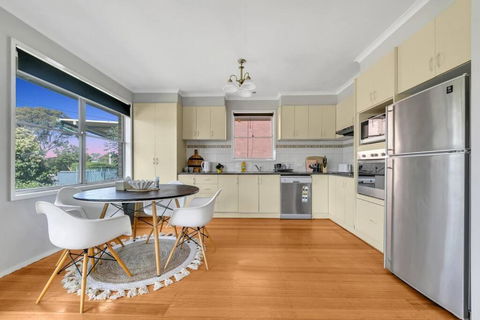 Fantastic 3BR Near North Shore Beach - Tourism Noosa 3