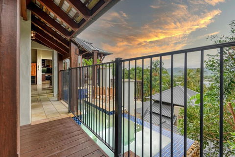 Far Pavilions Luxury Villa A - Tourism Noosa 1