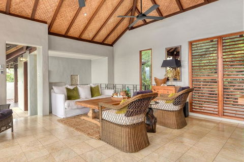 Far Pavilions Luxury Villa A - Tourism Noosa 4