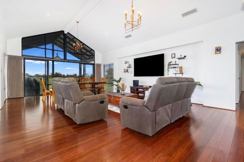 Farm View House - Tourism Noosa 0