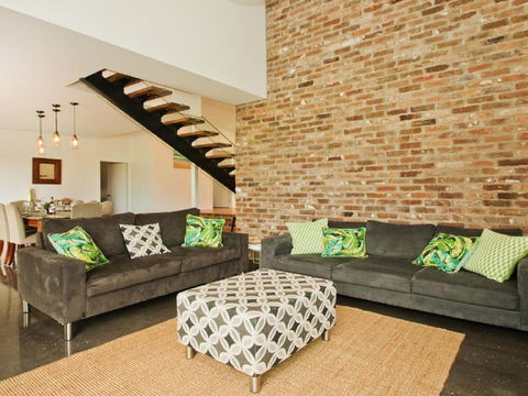 Farrant House - Tourism Noosa 2