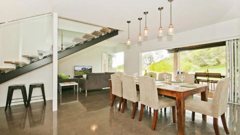 Farrant House - Tourism Noosa 0