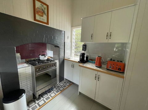 Finney Cottage - Tourism Noosa 3