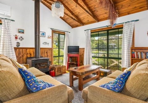 Fishermans Beach Cottage - Tourism Noosa 1