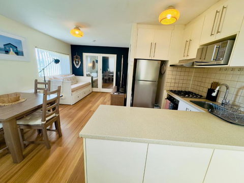 FORR64 - Cosy East Perth Retreat - Tourism Noosa 4