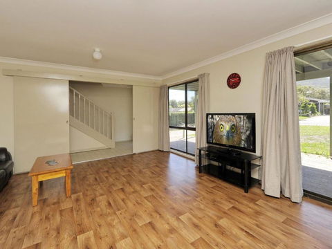 Family Getaway Shoal Bay - Tourism Noosa 4