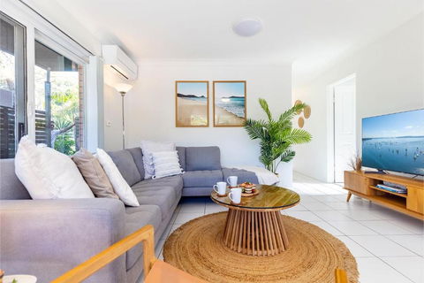 Fingal Bay Coastal Retreat 1 12 Marine Dr Fantastic Ground Floor Duplex - Tourism Noosa 2