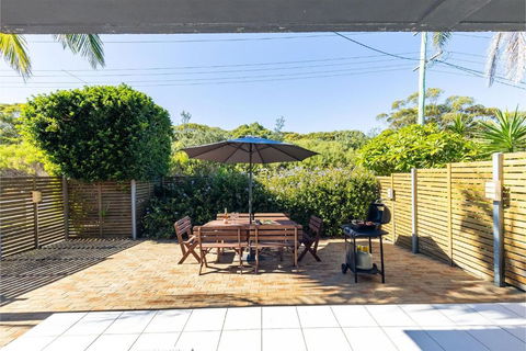 Fingal Bay Coastal Retreat 1 12 Marine Dr Fantastic Ground Floor Duplex - Tourism Noosa 1