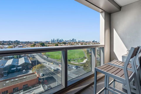 FLEMINGTON - Melbourne City Views - Tourism Noosa 4