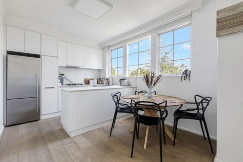 Golden Alma - A Radiant Escape Between City & Sand - Tourism Noosa 2