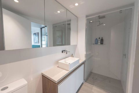 FV Peppers 2BR 2BA W Parking, Shared Spa, Gym, Pool - Tourism Noosa 3