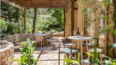 FROGWELL HOLLOW Immerse Into An Idyllic Fairytale - Tourism Noosa 3