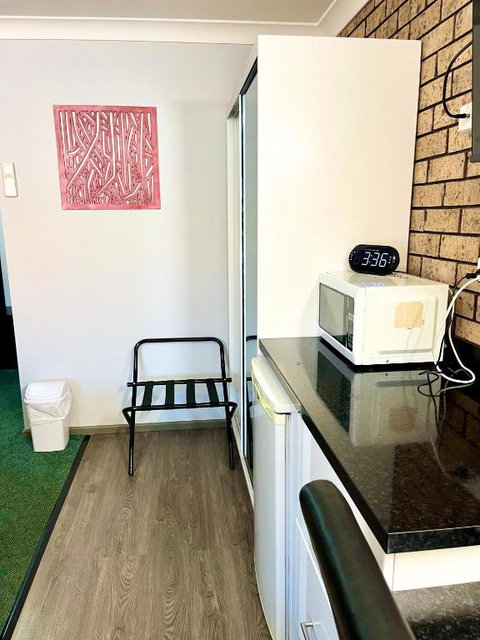 Gilgandra Motel - Tourism Noosa 1