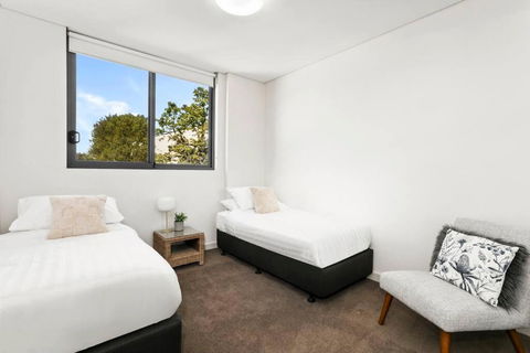 GLAD3 Gladesville Getaway Bright & Contemporary - Tourism Noosa 2